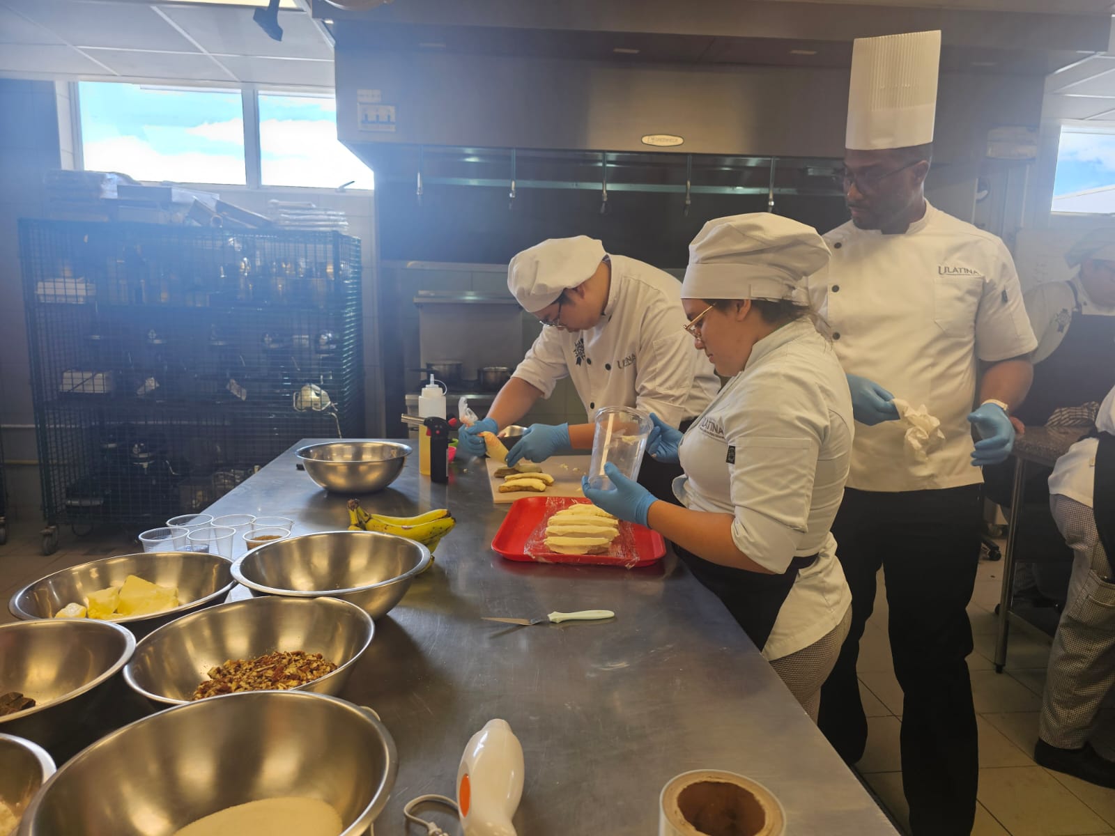 En momento clave del turismo, ULatina lanza formación estratégica para elevar la competitividad del país